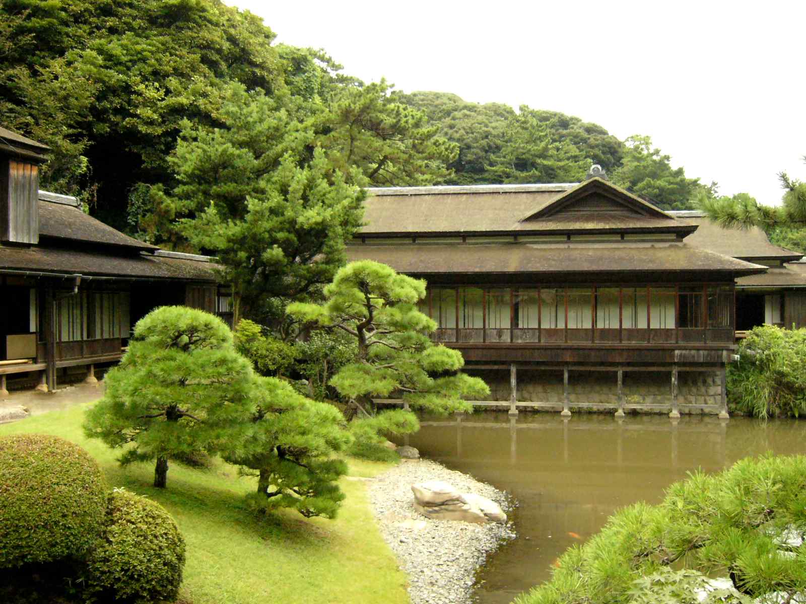 Бедная богатая япония. Стиль Сёин-дзукури. Сёин-дзукури архитектура. Японский стиль Сёин-дзукури двор. Дом самурая в Японии.
